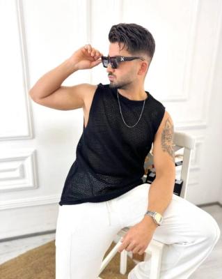 تيشيرت بلا أكمام محبوك أسود